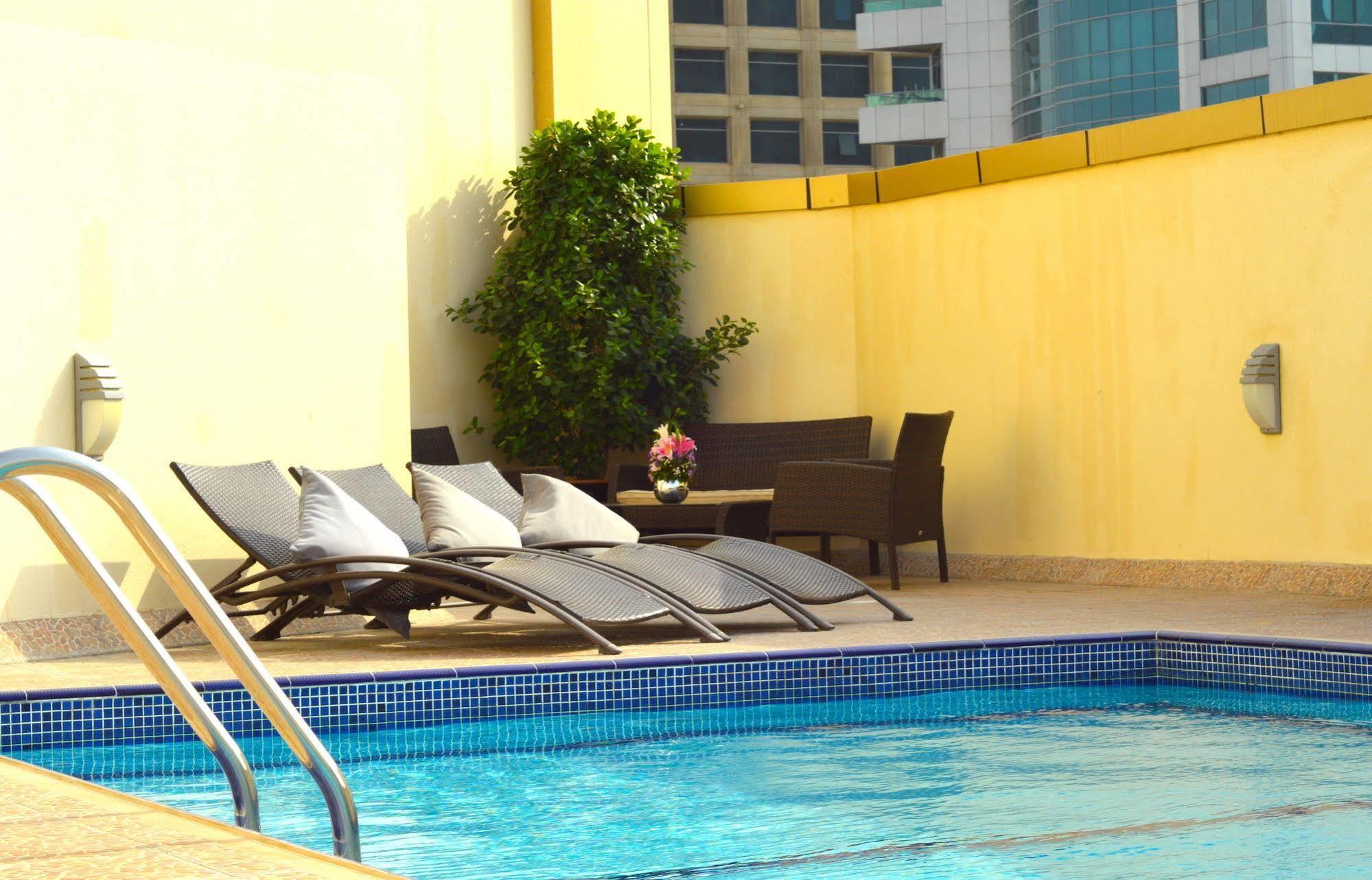 Home To Home Apartments Dubaj Kültér fotó